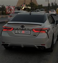 تۆیۆتا کامری